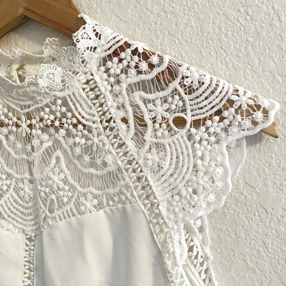 Women’s White Cap Sleeve Keyhole Lace Blouse - Picture 6 of 7